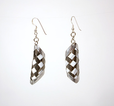 Round pair of earrings silver