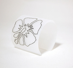 Armband Stitched Hibiscus, white 60 mm