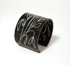 Armband Stitched, svart Leaves 50 mm