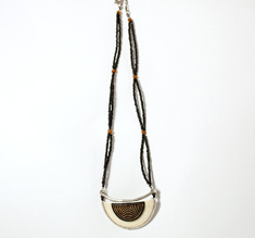 Halsband strutsägg, half moon